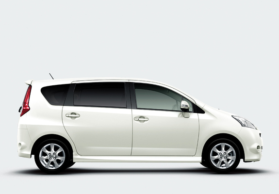 Toyota Passo Sette S 2008–12 wallpapers