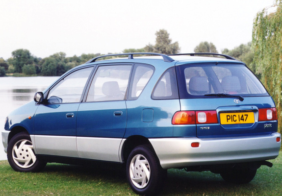 Images of Toyota Picnic UK-spec 1996–2001