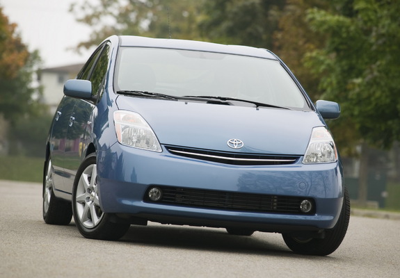 Images of Toyota Prius US-spec (NHW20) 2003–09