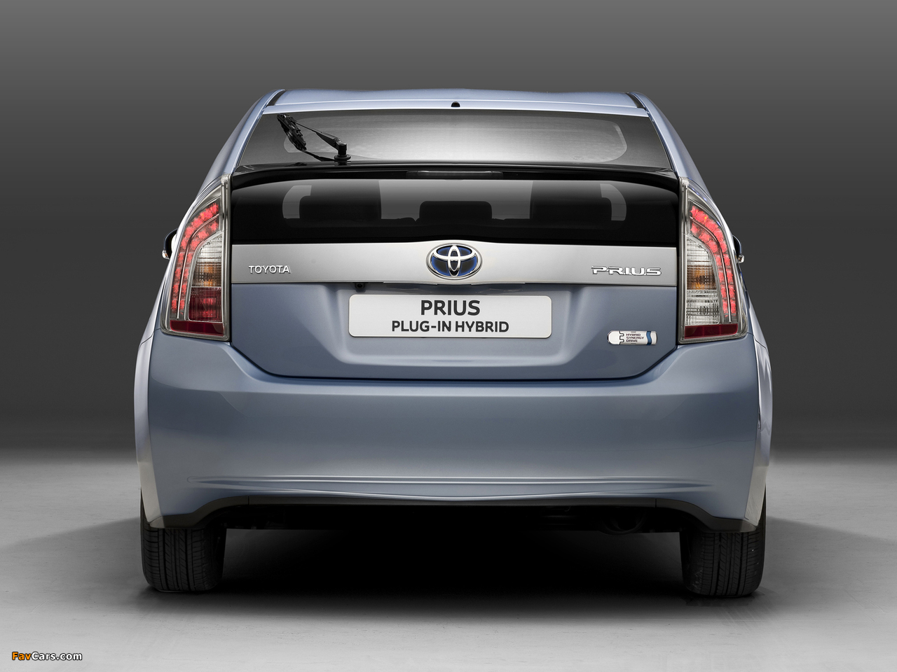 Images of Toyota Prius Plug-In Hybrid (ZVW35) 2011 (1280 x 960)