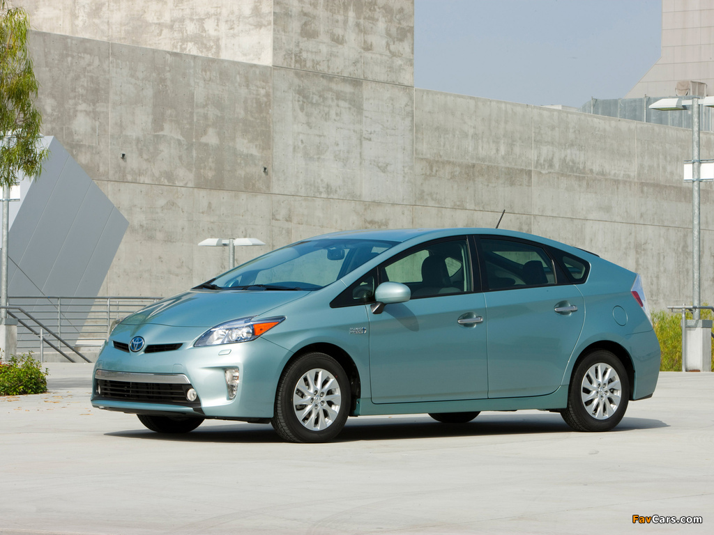 Photos of Toyota Prius Plug-In Hybrid US-spec (ZVW35) 2011 (1024 x 768)