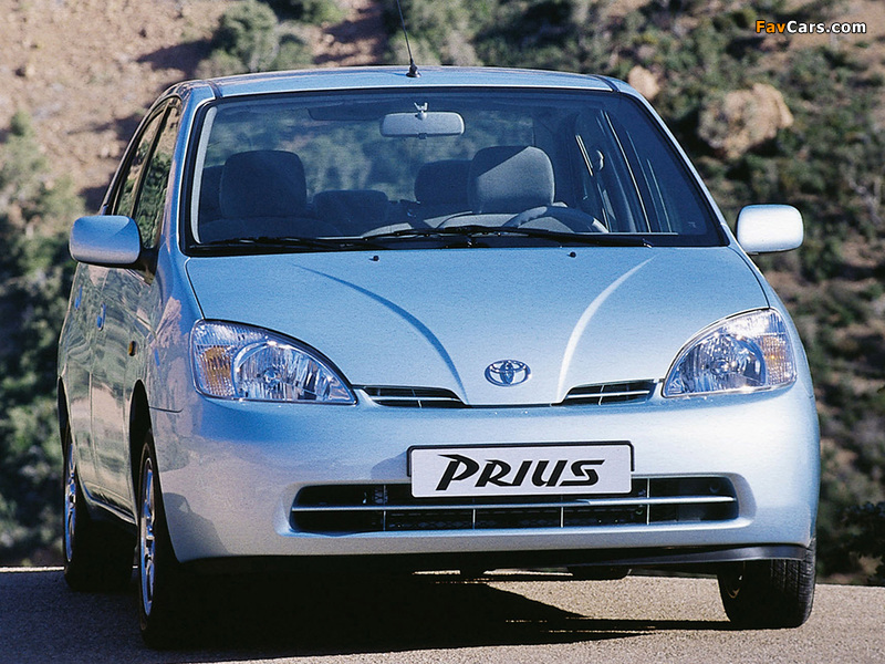 Pictures of Toyota Prius UK-spec (NHW11) 2000–03 (800 x 600)