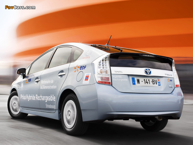 Toyota Prius Plug-In Hybrid Pre-production Test Car EU-spec (ZVW35) 2009–10 pictures (640 x 480)