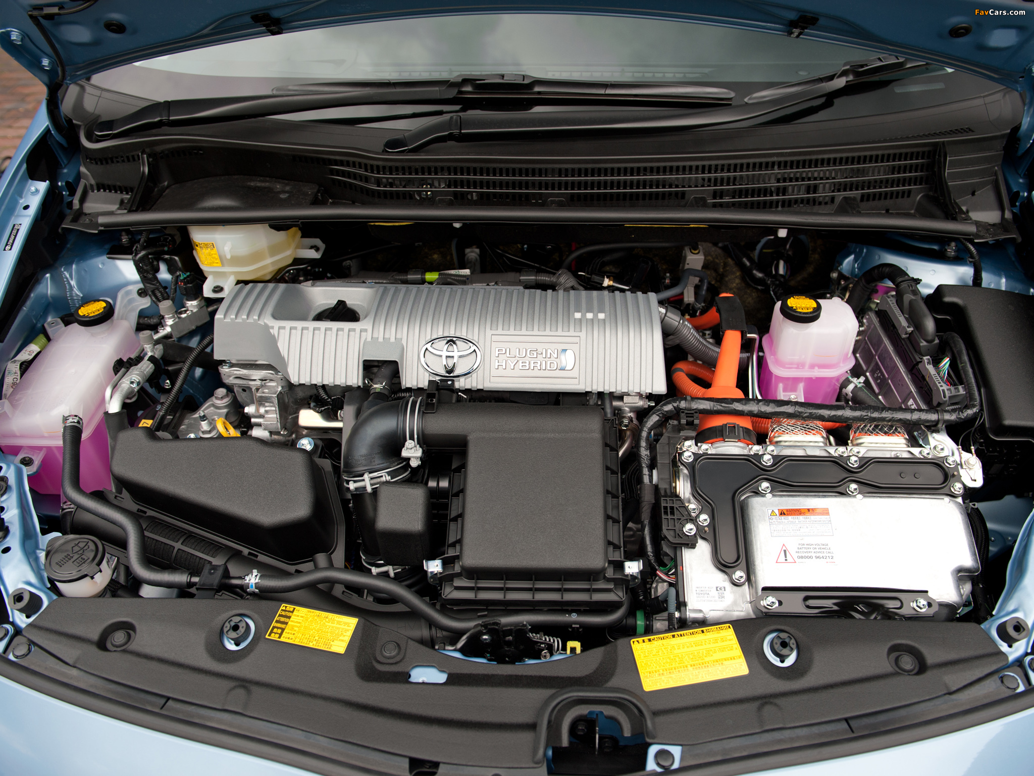 Toyota Prius Plug-In Hybrid UK-spec (ZVW35) 2011 images (2048 x 1536)