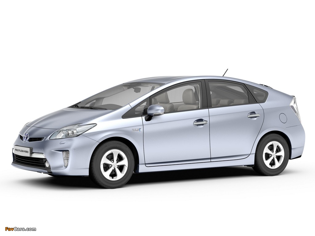 Toyota Prius Plug-In Hybrid (ZVW35) 2011 pictures (1024 x 768)