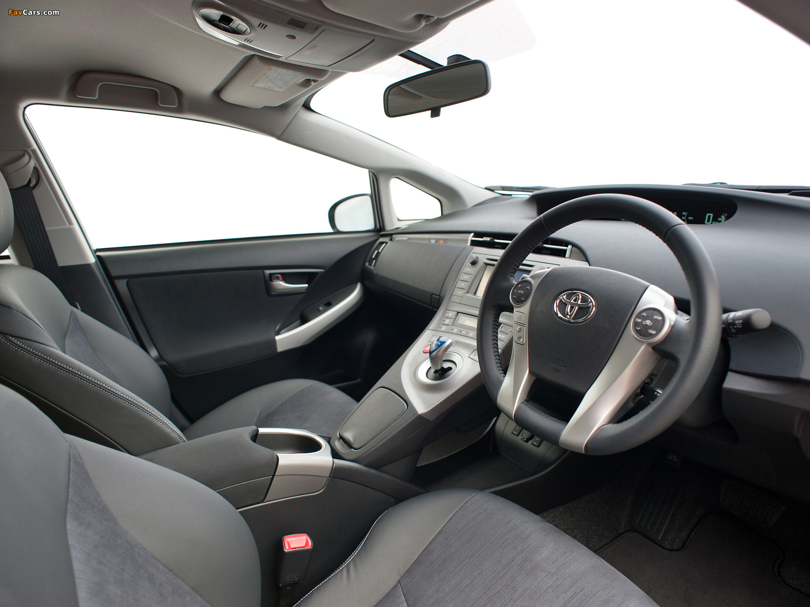 Toyota Prius Plug-In Hybrid UK-spec (ZVW35) 2011 wallpapers (1600 x 1200)