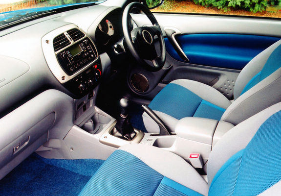 Toyota RAV4 3-door UK-spec 2000–03 wallpapers