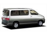 Pictures of Toyota Regius (CH40W) 1999–2002