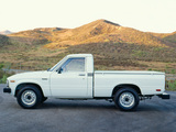 Photos of Toyota Deluxe Long Truck 2WD (RN44) 1982–83