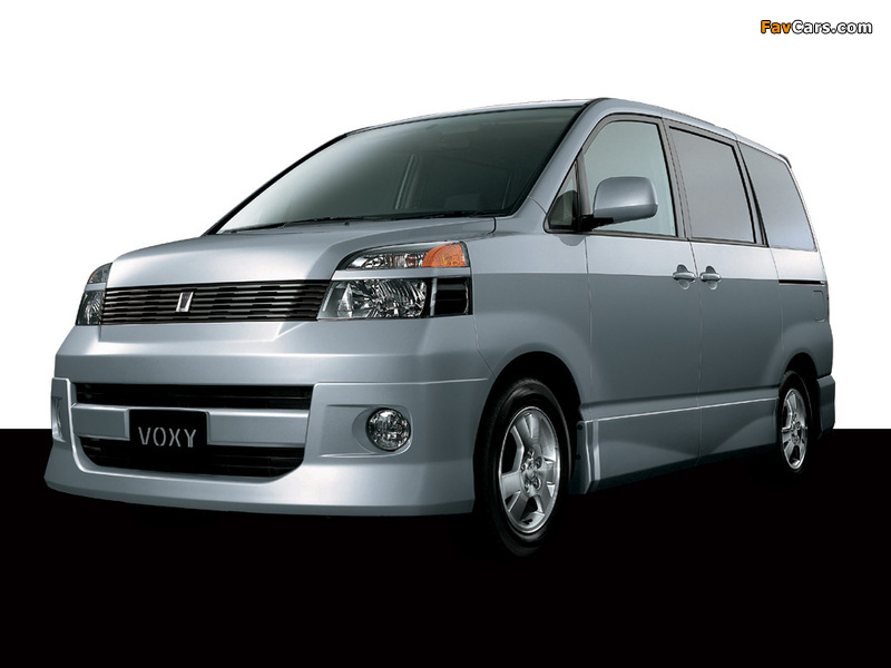 Toyota Voxy 2001–07 images (800 x 600)
