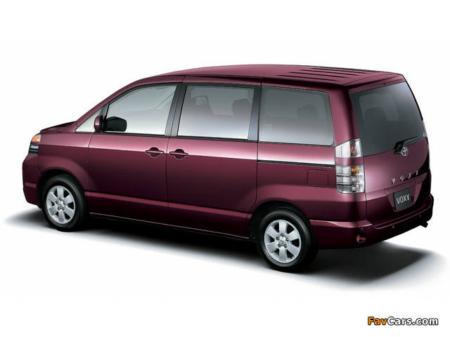 Toyota Voxy 2001–07 wallpapers (640 x 480)