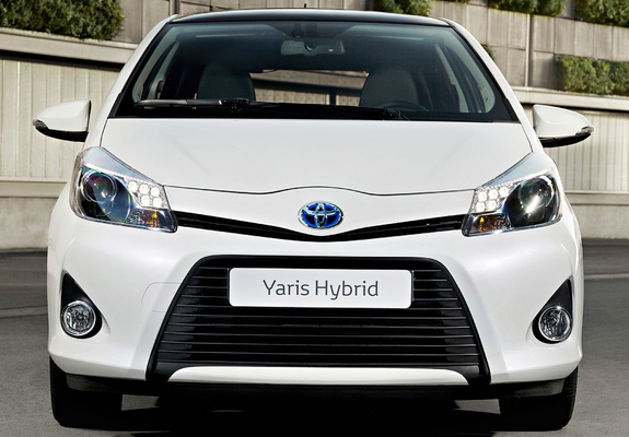 Toyota Yaris Hybrid 2012 images