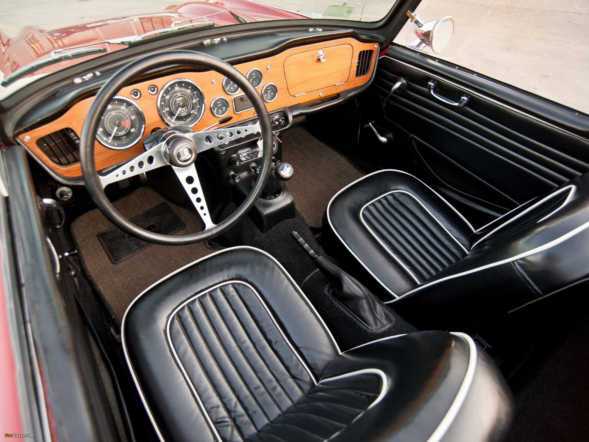 Photos of Triumph TR4A 1965–68 (2048 x 1536)