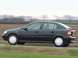 Photos of Vauxhall Astra 5-door 1998–2004