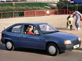Vauxhall Astra Merit 3-door 1986–92 photos