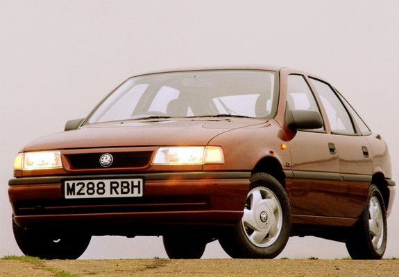 Vauxhall Cavalier LS Hatchback 1993–95 wallpapers