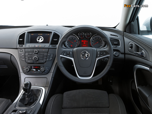 Pictures of Vauxhall Insignia ecoFLEX Hatchback 2009–13 (640 x 480)