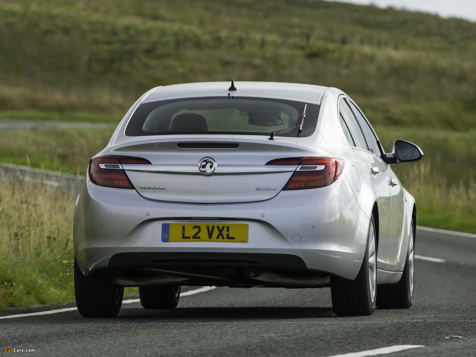 Pictures of Vauxhall Insignia ecoFLEX Hatchback 2013 (1600 x 1200)