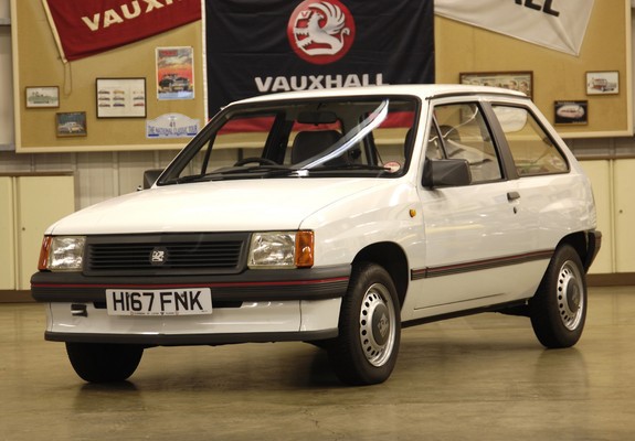 Images of Vauxhall Nova Merit 1991–93
