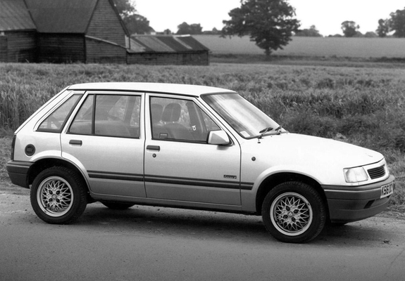 Vauxhall Nova Luxe+ 1991–93 photos