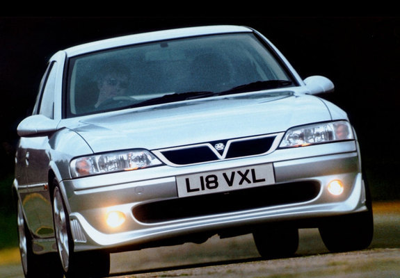 Photos of Vauxhall Vectra GSi Hatchback (B) 1998–99