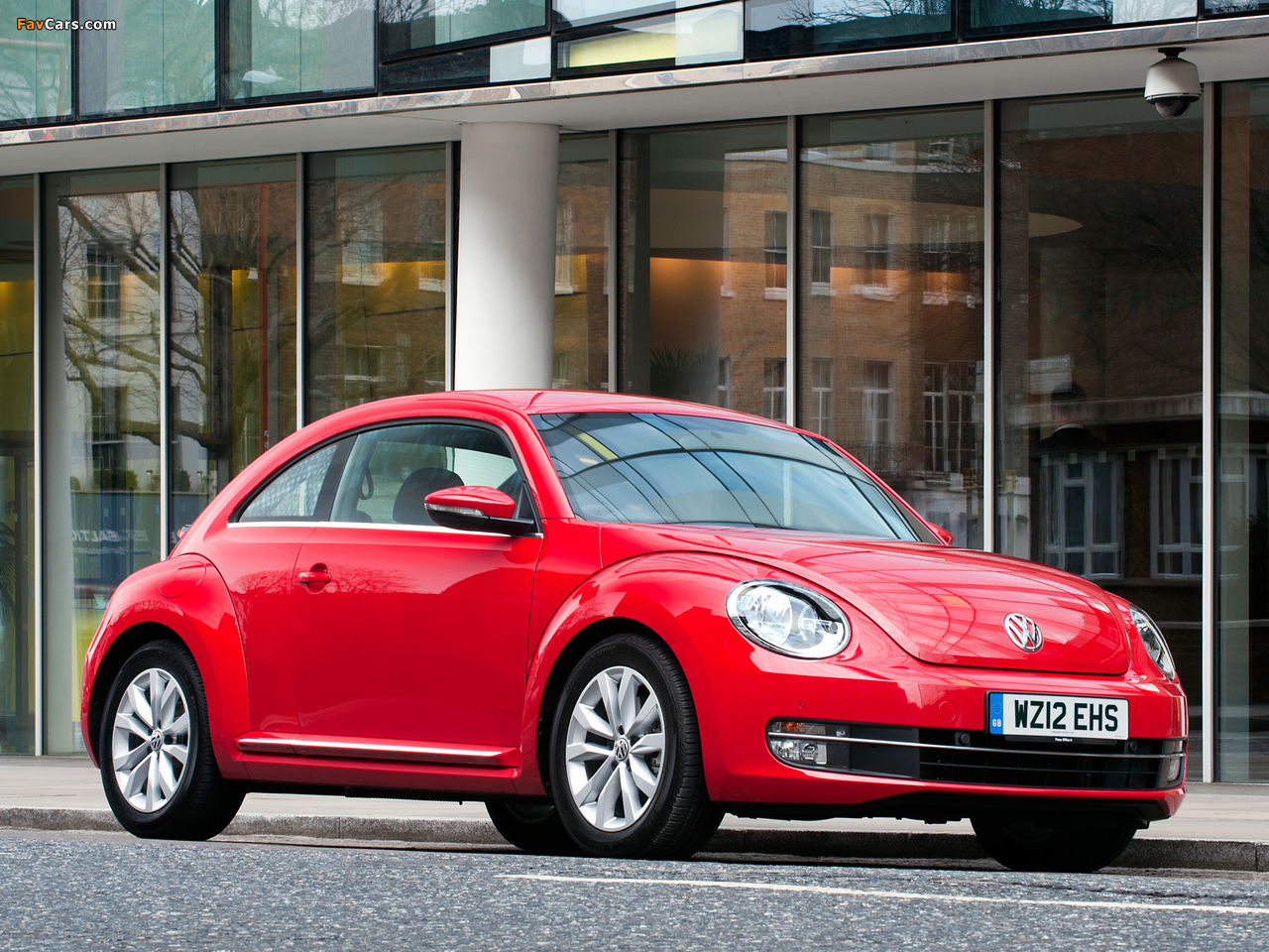 Volkswagen Beetle UK-spec 2011 photos (1280 x 960)