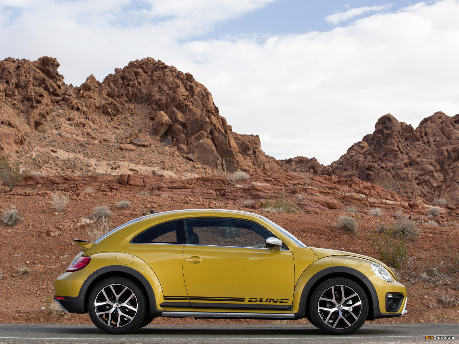 Volkswagen Beetle Dune 2016 photos (1600 x 1200)