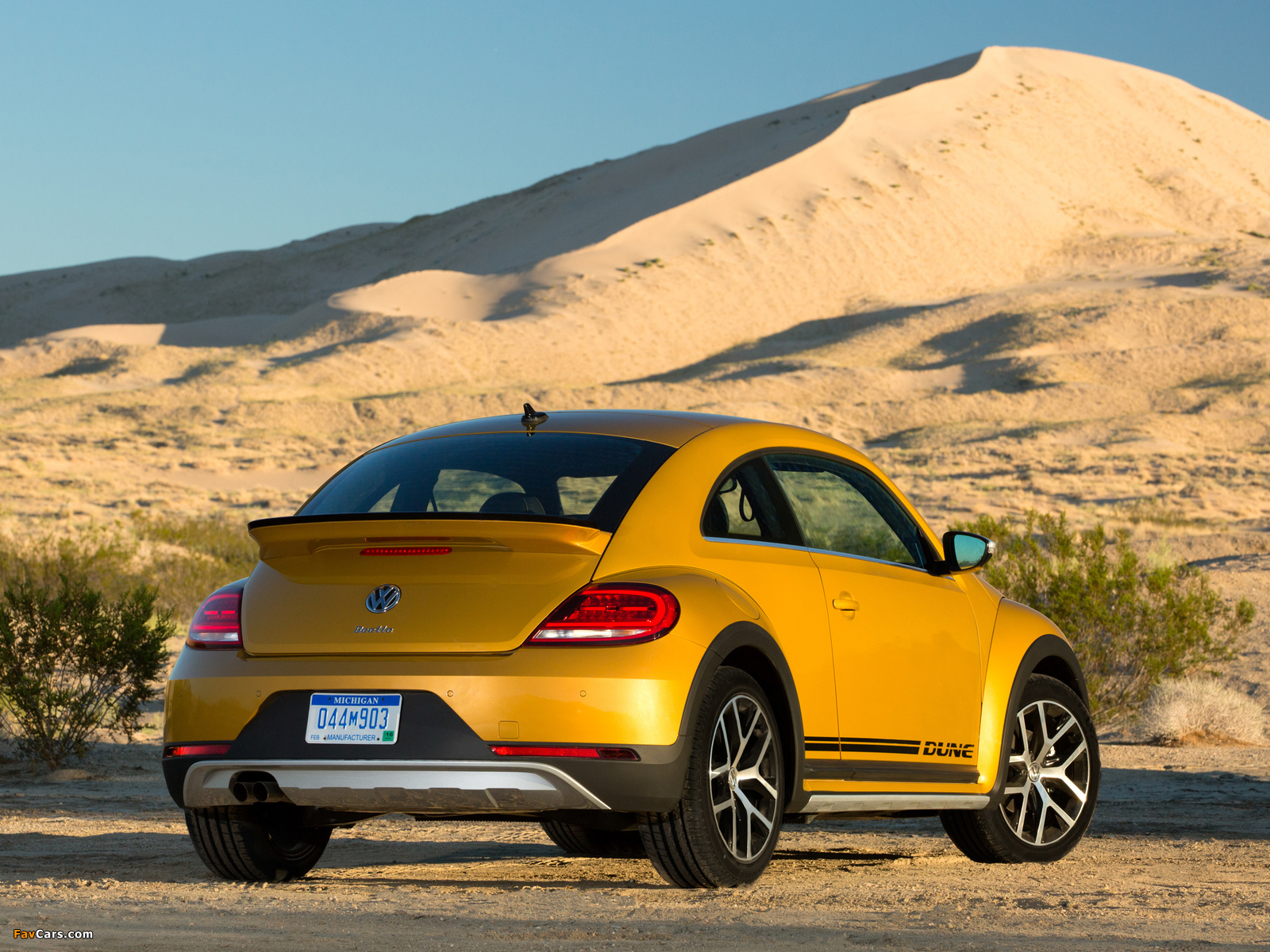 Volkswagen Beetle Dune 2016 pictures (1600 x 1200)