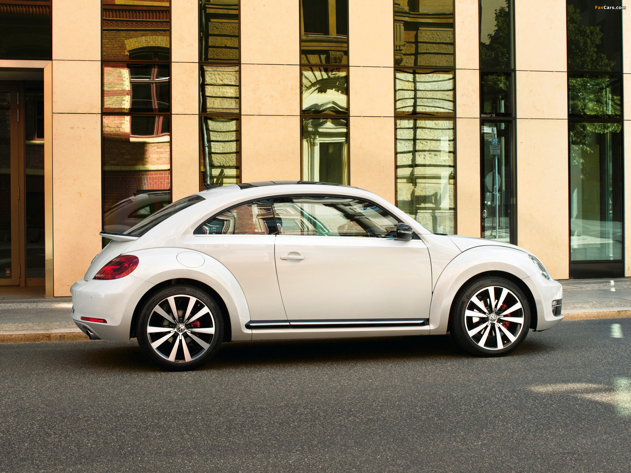 Volkswagen Beetle Turbo 2011 wallpapers (2048 x 1536)