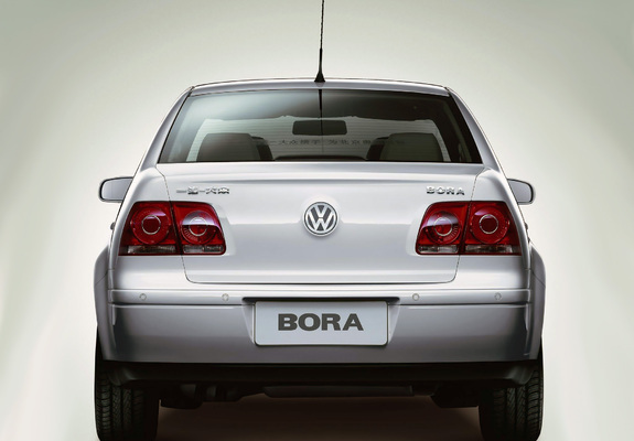 Pictures of Volkswagen Bora CN-spec 2005–08