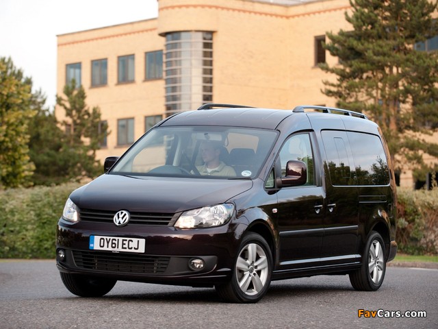 Photos of Volkswagen Caddy Maxi Life UK-spec (Type 2K) 2010 (640 x 480)
