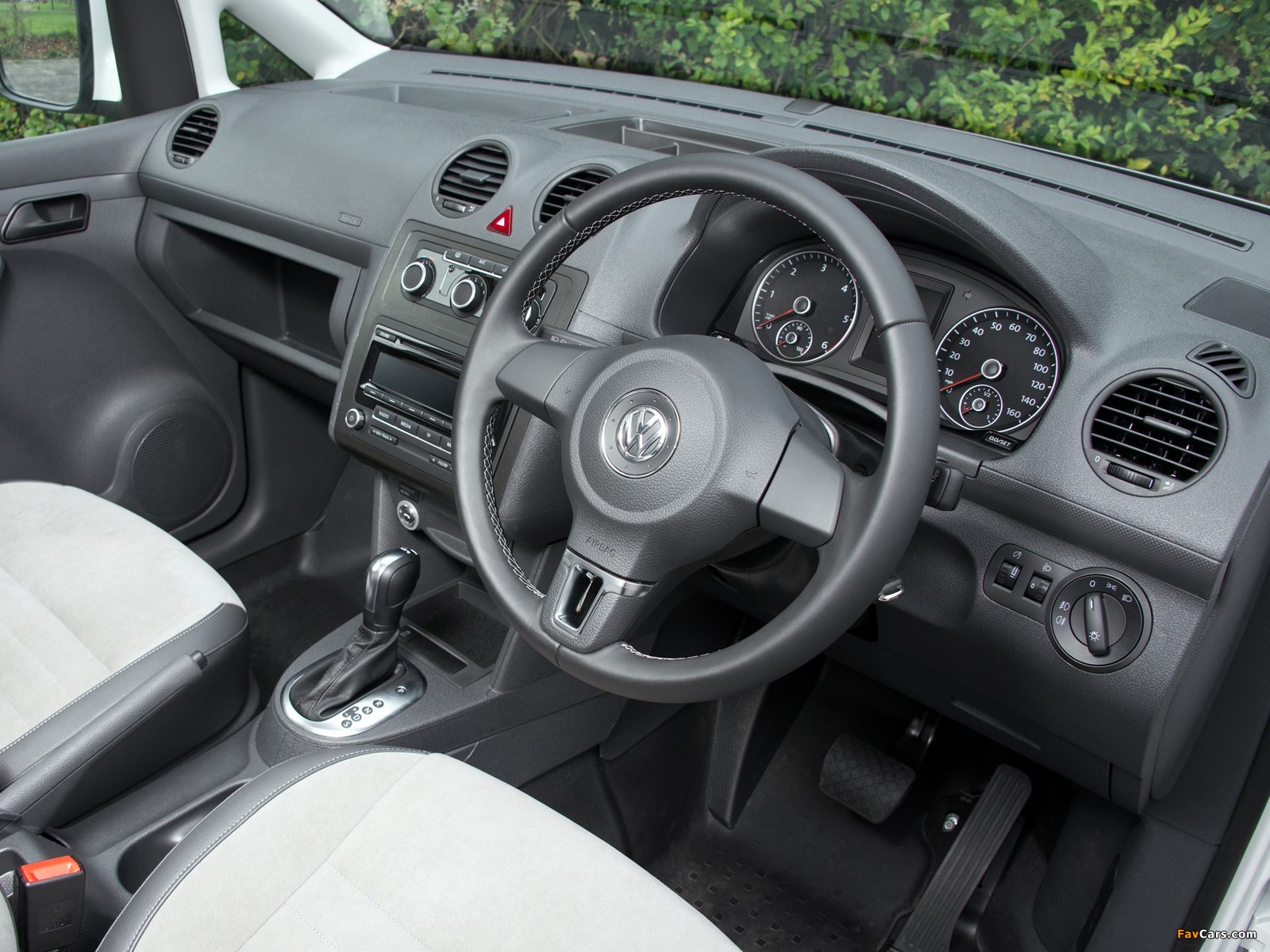 Volkswagen Caddy Kasten Edition 30 UK-spec (Type 2K) 2011 wallpapers (1600 x 1200)
