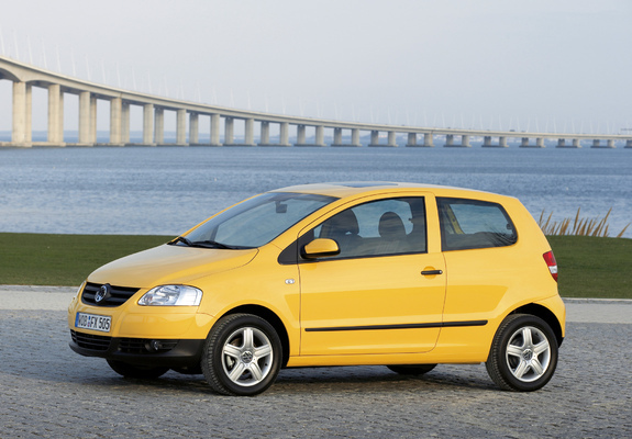 Images of Volkswagen Fox 2005–09