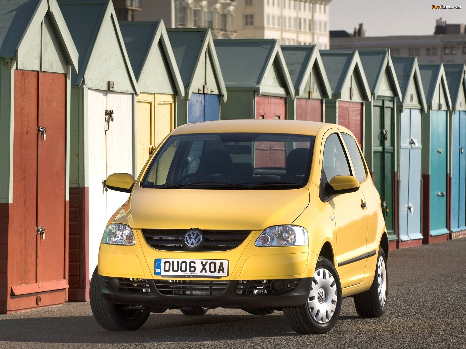 Volkswagen Fox UK-spec 2005–09 wallpapers (1600 x 1200)