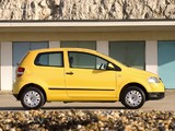 Volkswagen Fox UK-spec 2005–09 wallpapers