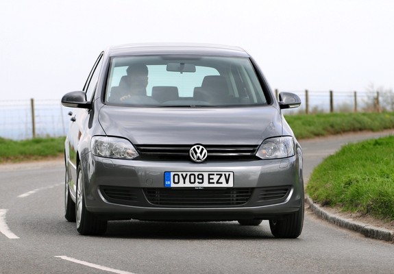 Images of Volkswagen Golf Plus UK-spec 2009