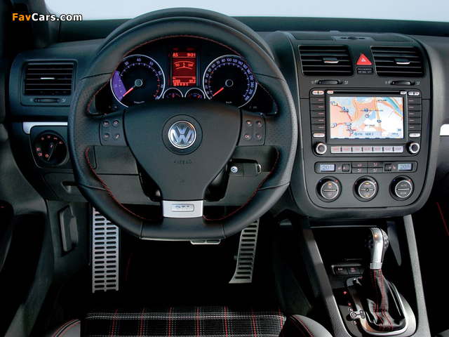 Images of Volkswagen Golf GTI Edition 30 (Typ 1K) 2007 (640 x 480)