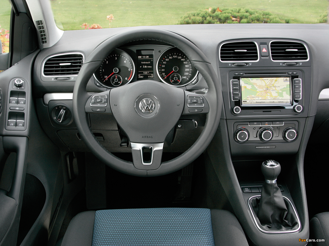 Images of Volkswagen Golf BlueMotion 5-door (Typ 5K) 2009–12 (1280 x 960)