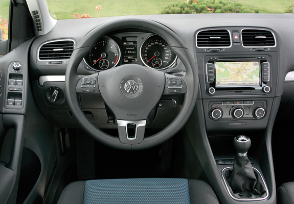 Images of Volkswagen Golf BlueMotion 5-door (Typ 5K) 2009–12