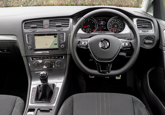 Images of Volkswagen Golf Alltrack UK-spec (Typ 5G) 2015