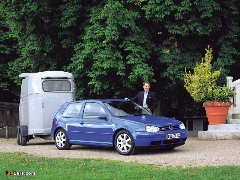 Photos of Volkswagen Golf V6 4MOTION 3-door (Typ 1J) 1999–2003 (800 x 600)