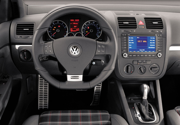 Photos of Volkswagen GTI 3-door (Typ 1K) 2006–08