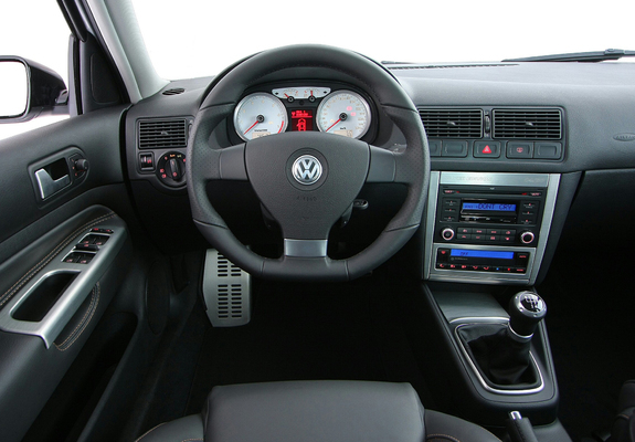 Photos of Volkswagen Golf Silver Edition BR-spec (Typ 1J) 2009