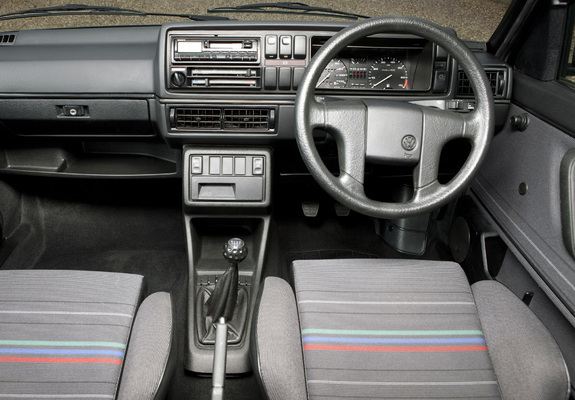 Volkswagen Golf GTI UK-spec (Typ 1G) 1989–92 photos