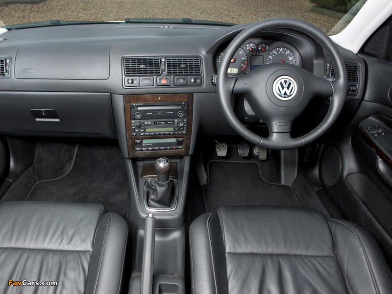 Volkswagen Golf GTI UK-spec (Type 1J) 2001–03 images (800 x 600)