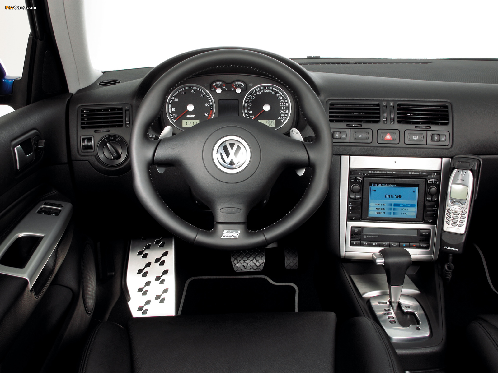 Volkswagen Golf R32 (Typ 1J) 2002–04 pictures (1600 x 1200)