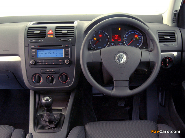 Volkswagen Golf 1.6 5-door ZA-spec (Typ 1K) 2003–08 pictures (640 x 480)
