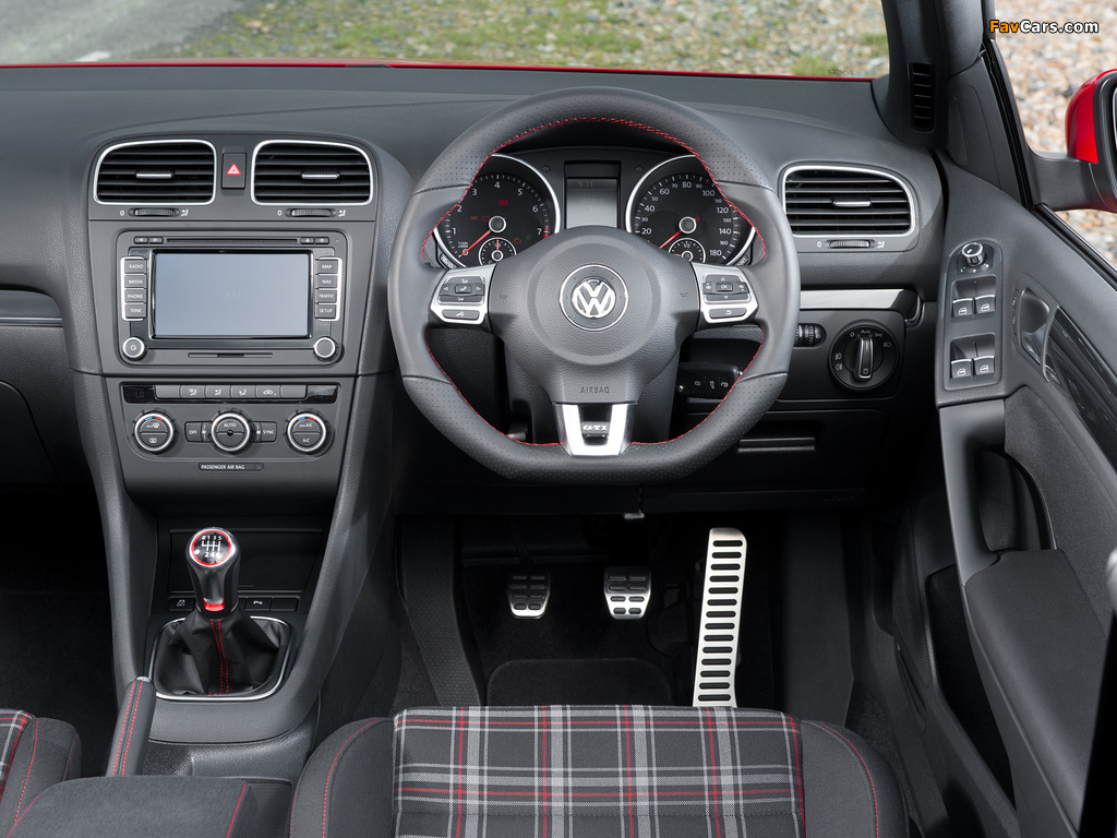 Volkswagen Golf GTI Cabriolet UK-spec (Typ 5K) 2012 wallpapers (1024 x 768)