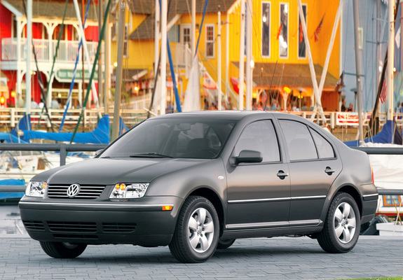 Images of Volkswagen Jetta Sedan (IV) 2003–05
