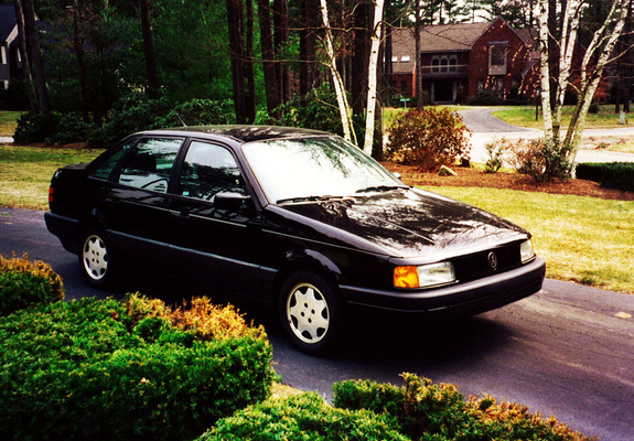 Photos of Volkswagen Passat Sedan US-spec (B3) 1988–93